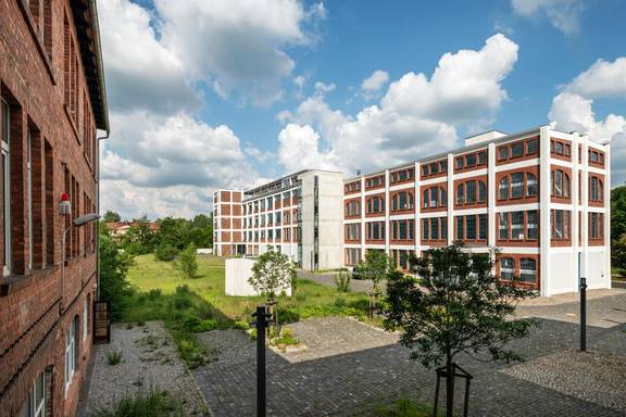 Eiermannbau_Außenansicht 200616 winkelbau 009