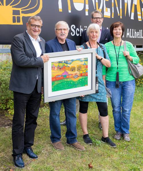 10.000ste Besucherin in der Hundertwasser-Ausstellung © Matthias Eckert, Weimar